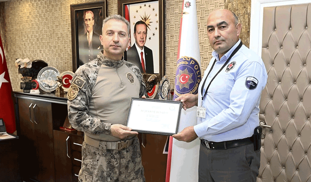 Amasya'da banka güvenlik görevlisi, yaşlı kadını dolandırılmaktan kurtardı