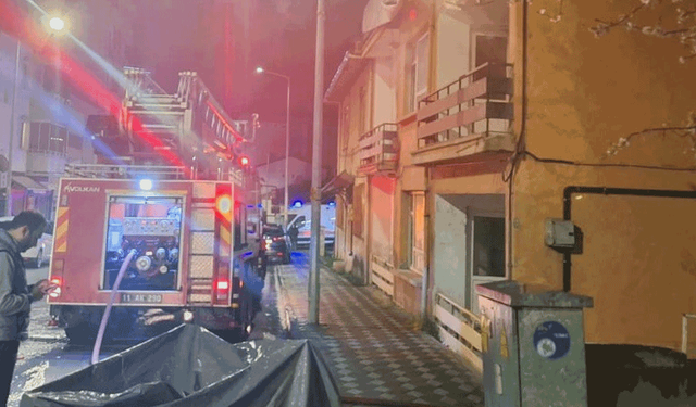 Bilecik'te aynı metruk binada 3'üncü yangın: Ekipler uyardı