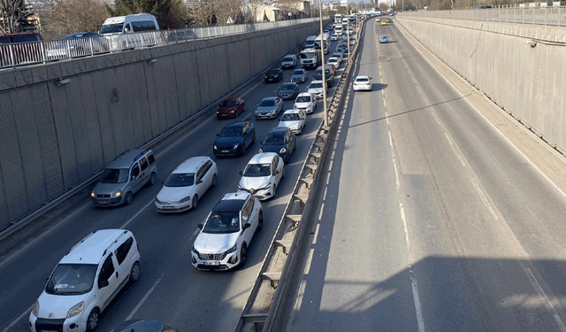 Eskişehir çevre yolunda pazartesi trafiği