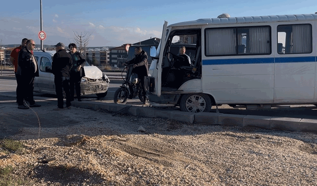 Eskişehir’de bir zincirleme kaza daha: 1’i çocuk 4 yaralı