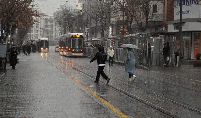 Eskişehir’de sıcaklıklar azalıyor, sağanak yağış geliyor