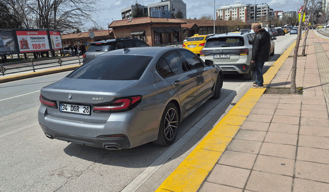 Eskişehir’de yaya geçidi önünde korkutan kaza