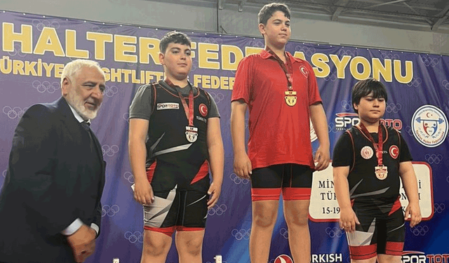 Eskişehirli halterci Taha Toprak Türkiye ikincisi oldu