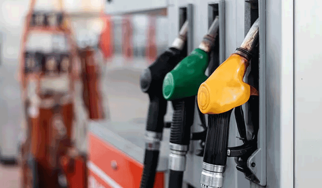 Fiyatlar 3 günde 3 kez değişti: Motorine büyük indirim