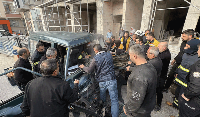 Kastamonu'da ekmek taşıyan fırın araçları çarpıştı: 3 yaralı