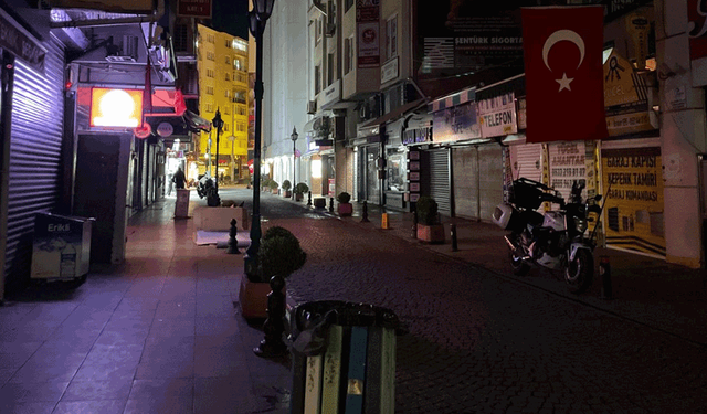 PTT Çıkmazı Sokak karanlığa gömüldü