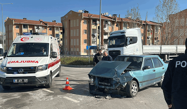 Samsun Şehir Hastanesi kavşağında kaza: 4 yaralı