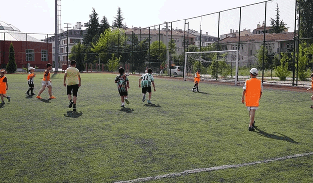 Tepebaşı’nda yetişkin ve çocuklar için kurs kayıtları başlıyor