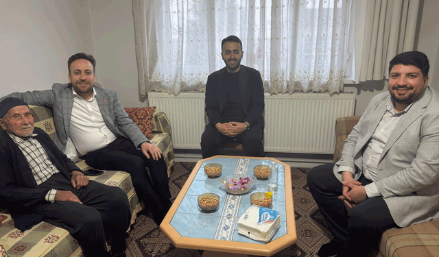 AK Parti Tepebaşı teşkilatından anlamlı bayram buluşması