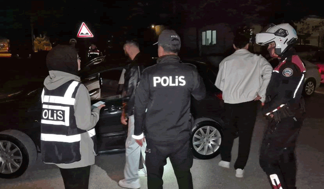 Eskişehir'de asayiş uygulamasında 298 şahıs ve 114 araç sorgulandı