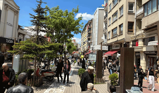 Eskişehir’de indirim günü bayram arifesi ile buluşuyor