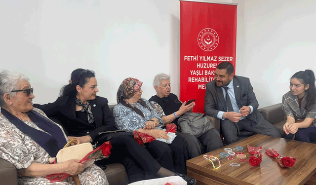 İYİ Parti Eskişehir'den huzurevine bayram ziyareti