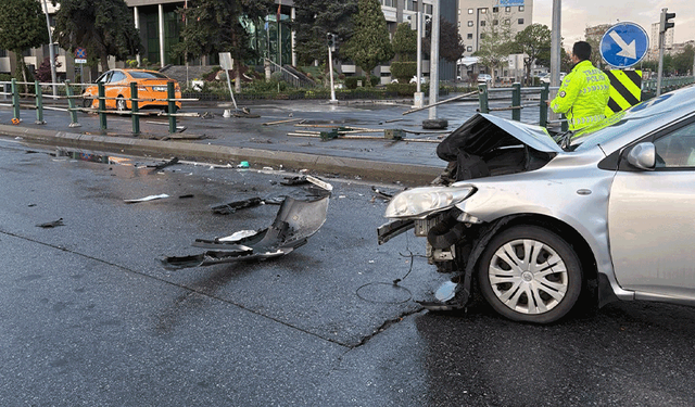 Kayseri'de ticari taksiyle otomobil çarpıştı: 2 yaralı