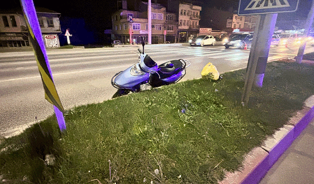 Kütahya'da motosiklet devrildi: 3 yaralı