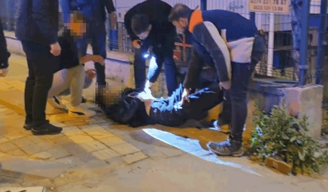 Kütahya’da sokak ortasında bıçaklı saldırı: 2 yaralı