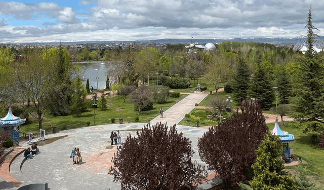 Sazova Parkı sessizliğe büründü
