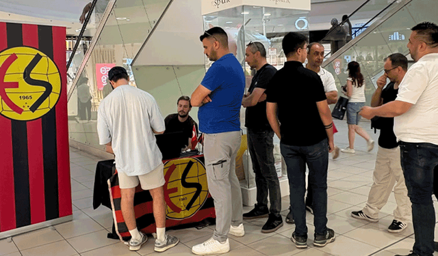 Eskişehirspor'da kombine heyecanı başladı, taraftar ilgisi dikkat çekti