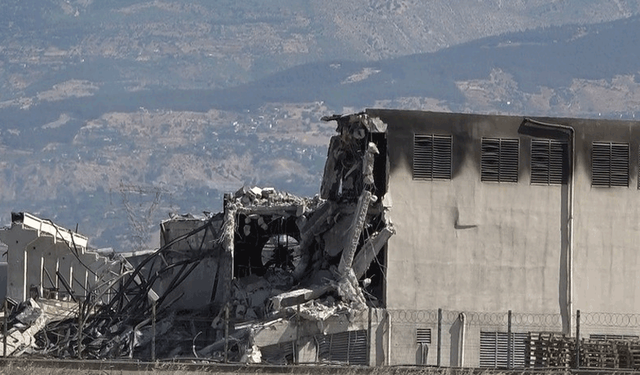 Kahramanmaraş'ta tekstil fabrikasındaki yangınının yol açtığı hasar görüntülendi