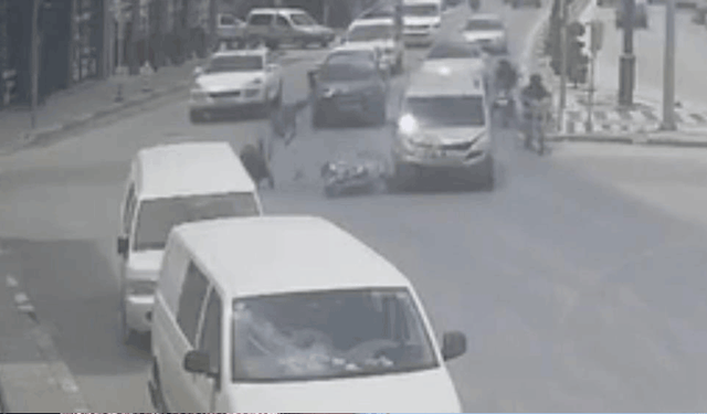 Karaman'da 2 kişinin ölümden döndüğü kaza kamerada