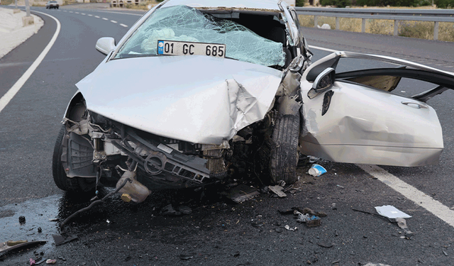 Nevşehir'de otomobil direğe çarptı: 1 çocuk ölü, 3 yaralı