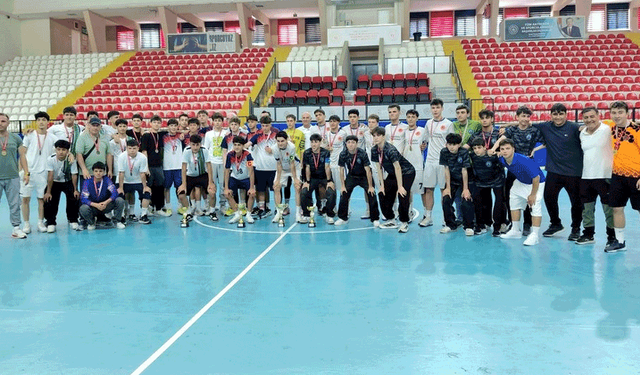 Porsuk Spor Salonu’nda kıyasıya mücadele ödülle taçlandı
