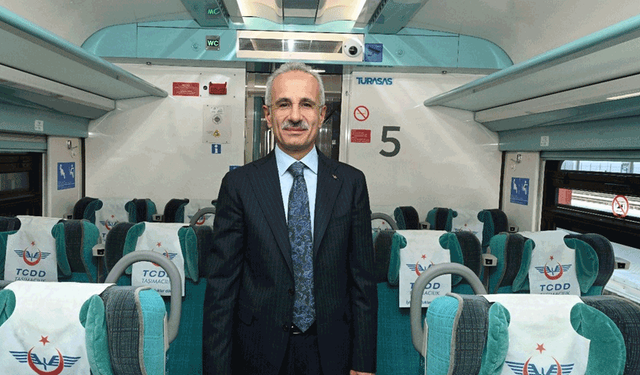 15 Temmuz'un 10'uncu yılında 10 YHT seti özel logoyla sefer yapacak