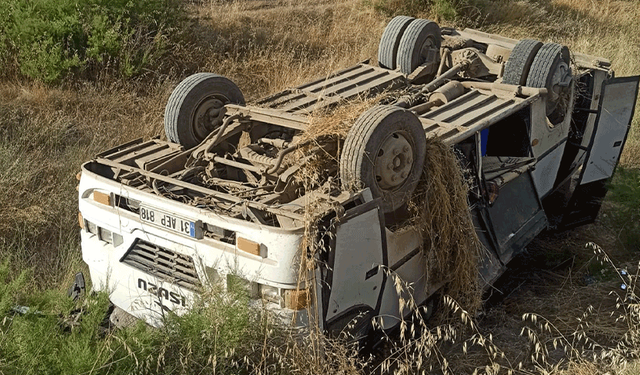 Amasya'da midibüs devrildi: 16 yaralı