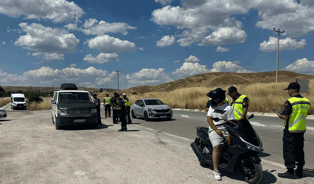 Bilecik'te jandarma ekiplerinden sıkı denetleme