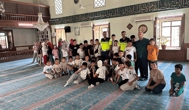 Bilecik'te jandarmadan 61 öğrenciye trafik eğitimi