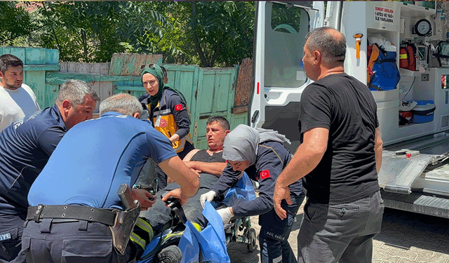 Bilecik'te metruk ev yangınında itfaiye eri yaralandı