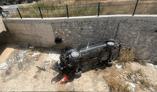 Çorum'da sürücü direksiyon hakimiyetini kaybetti: 2 yaralı