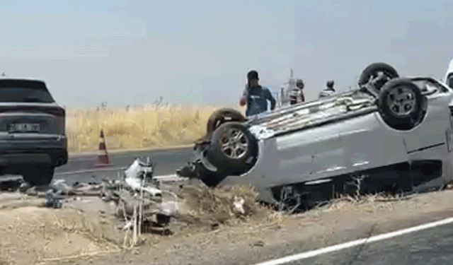 Diyarbakır'da iki otomobilin çarpıştığı kazada 9 kişi yaralandı