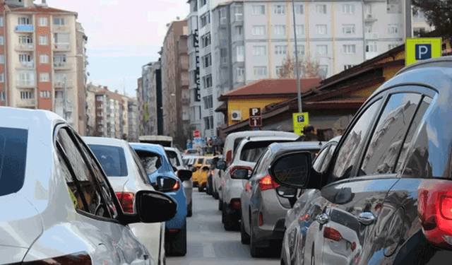 Eskişehir trafiğine bir ayda 2 bin 203 araç daha eklendi