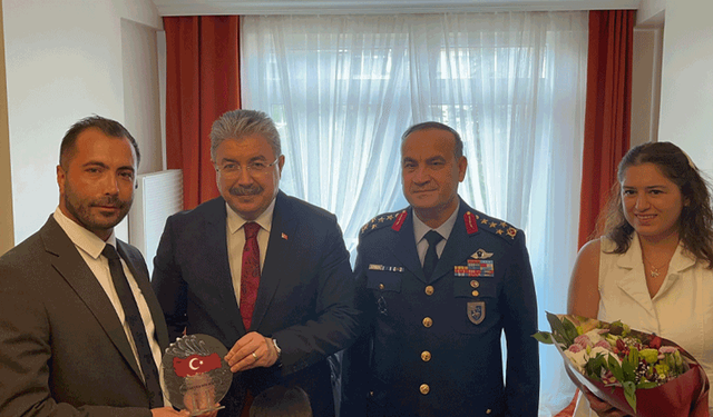 Eskişehir Valisi Yılmaz, 15 Temmuz gazilerini evlerinde ziyaret etti