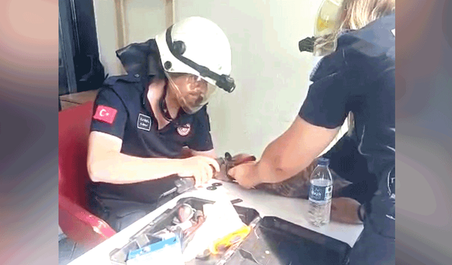 Eskişehir'de bileğine kelepçe sıkışan mahkumu itfaiye ekipleri kurtardı