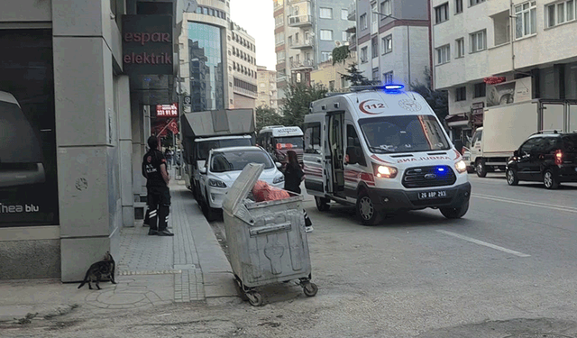 Eskişehir'de panik dolu anlar kolonya içen şahıs hastanelik oldu