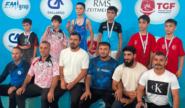 Eskişehirli güreşçi Ahmet Efe Aykol Türkiye 5'incisi oldu