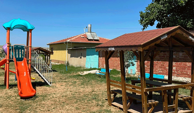 İnönü'de parklar kamelyalarla daha konforlu hale geliyor