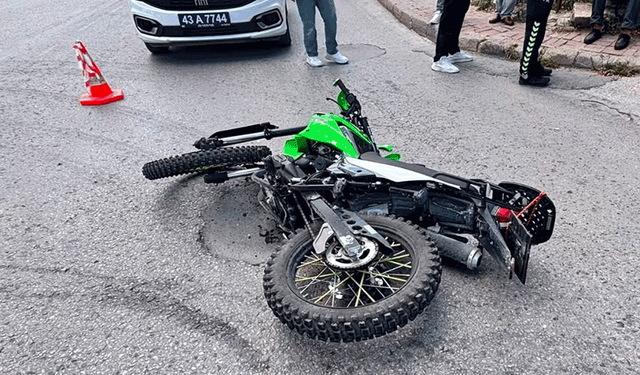 Kütahya'da otomobil ile motosiklet çarpıştı