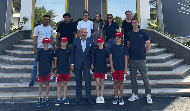 Sarar Yüzme Kulübü sporcuları başarı için Niğde’ye yola çıktı