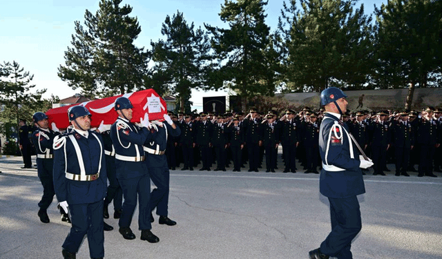 Şehit Uzman Çavuş Mehmet Demirbaş için Eskişehir'de tören düzenlendi