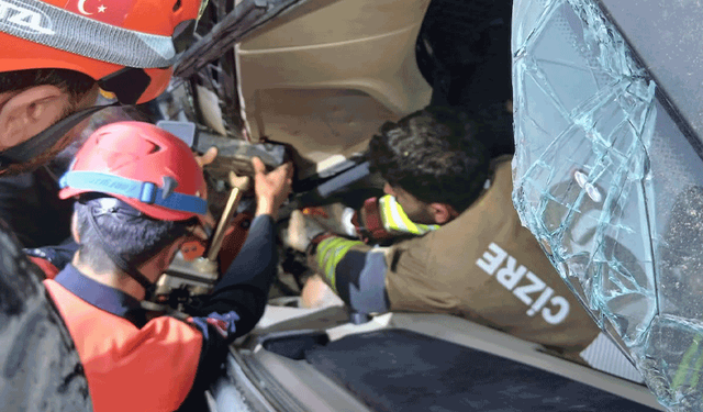 Şırnak'ta tır devrildi: 1 yaralı