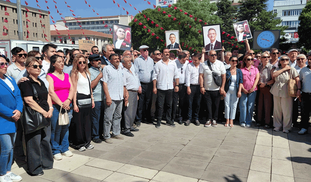Talat Yalaz ve partililerden İl Seçim Kurulu'na yürüyüş: “Siz o anahtarları alın…”