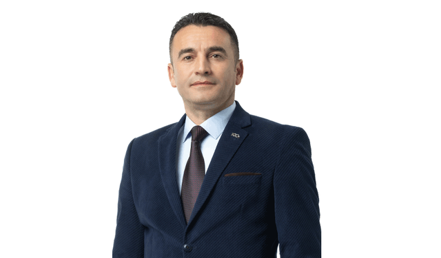 Yalaz Eskişehir’de çatlak yok dedi ama Dökmeci açtı ağzını, yumdu gözünü:”Oynayıp gidenler erik dalıyla geri geldiler!”