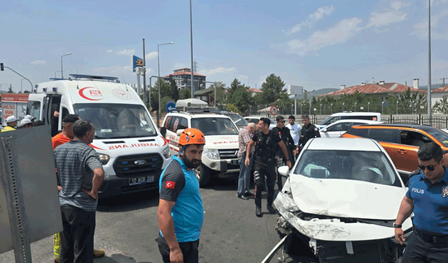 Bingöl’de trafik kazası: 3 yaralı