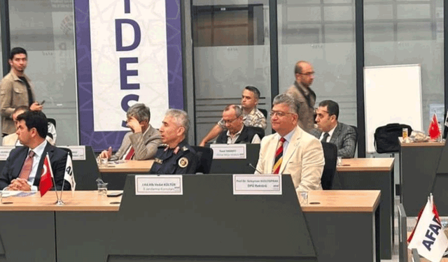 DPÜ Rektörü Kızıltoprak: "Kütahya’nın afetlere karşı daha dirençli bir şehir olması için çalışacağız"