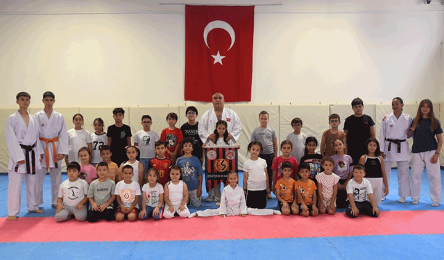 Eskişehir’de geleceğin karatecileri Yenikent’te yetişiyor