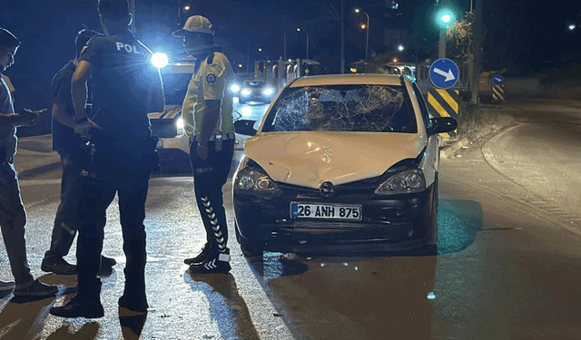 Eskişehir'de otomobil ile motosiklet çarpıştı: 2 yaralı