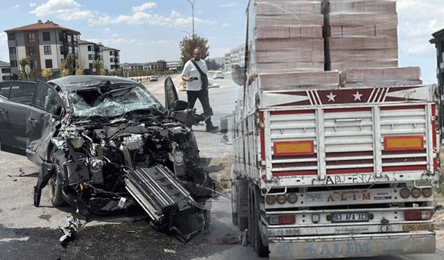 Eskişehir’de otomobil tuğla yüklü tırla çarpıştı: 1 yaralı
