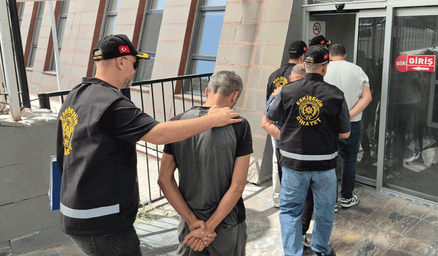 Eskişehir'deki cinayetle ilgili 4 şüpheli adliyeye sevk edildi